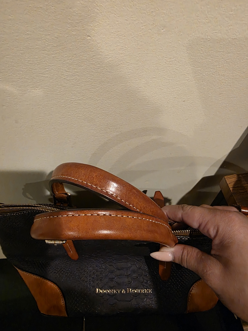 Satchel - Picture 2 of 8